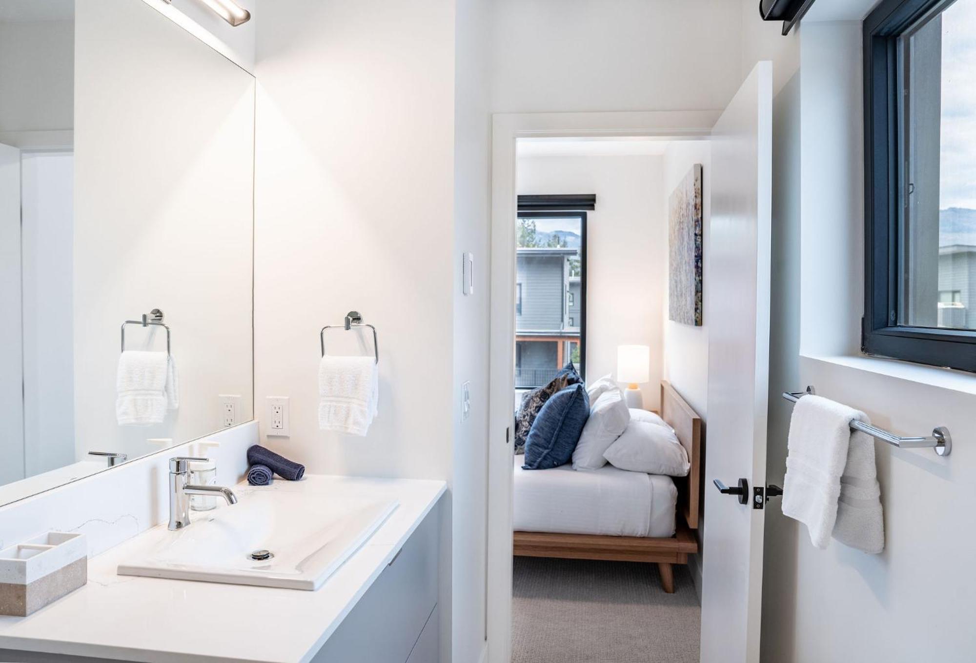 Ferienwohnung Bluebird Daze By Revelstoke Vacations Exterior foto